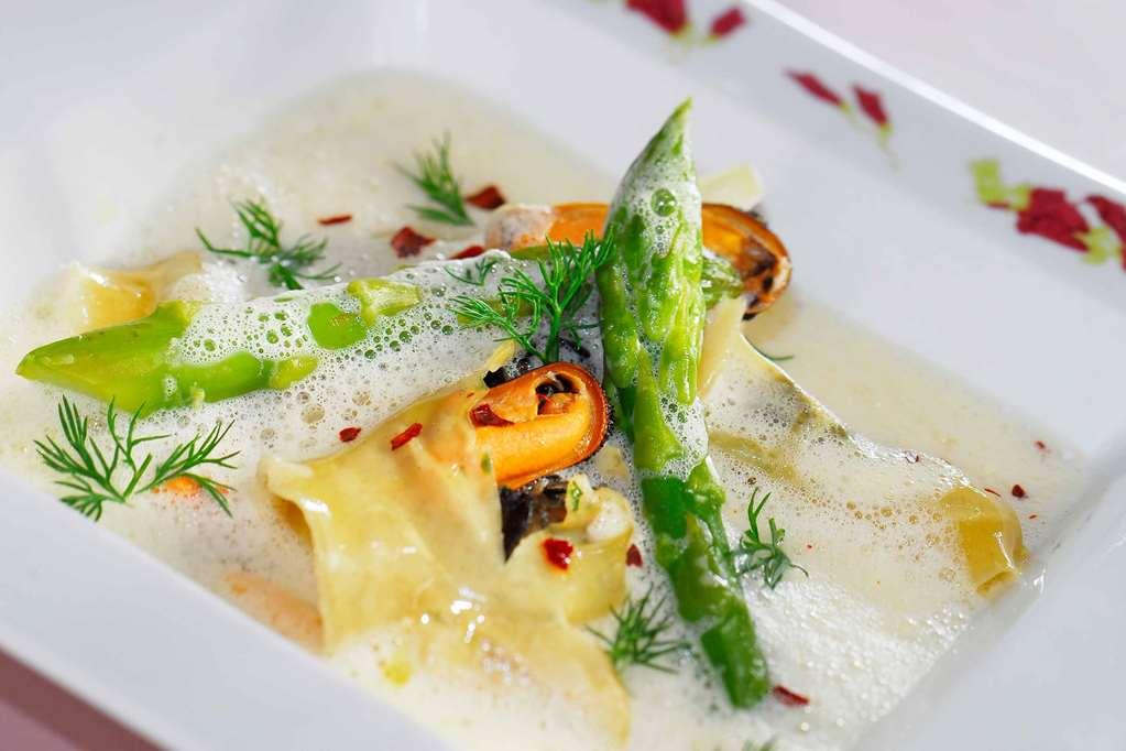 Le Clos De Bourgogne Moulins  Restaurant bilde