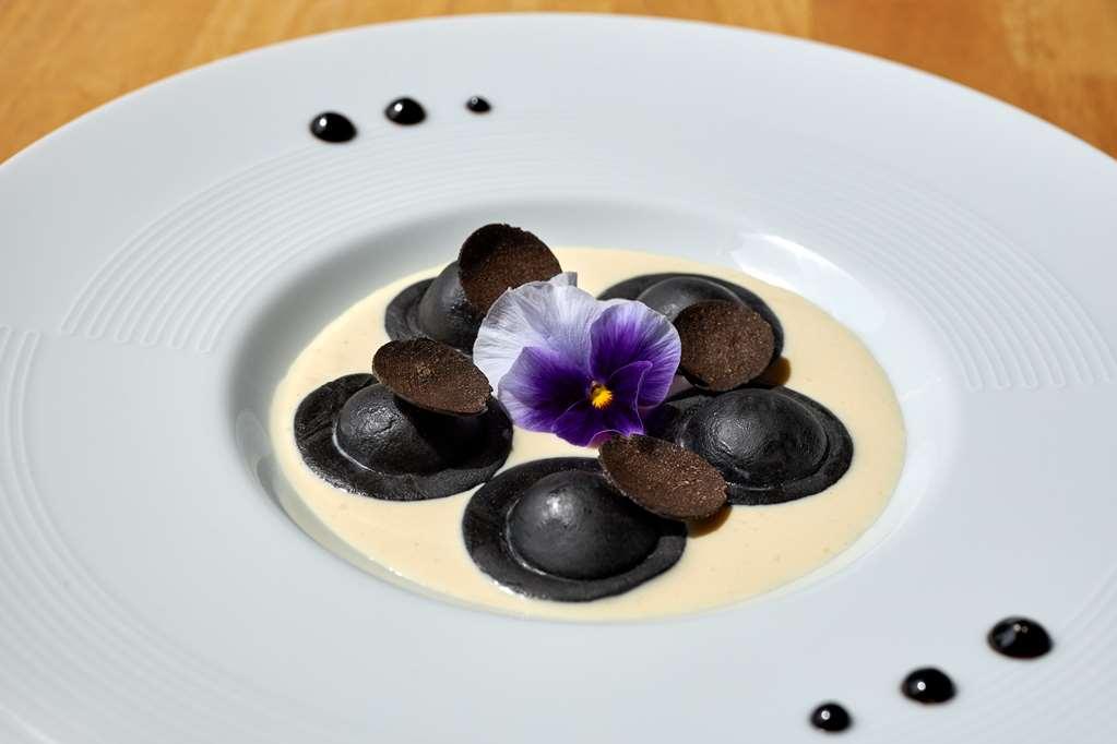 Le Clos De Bourgogne Moulins  Restaurant bilde